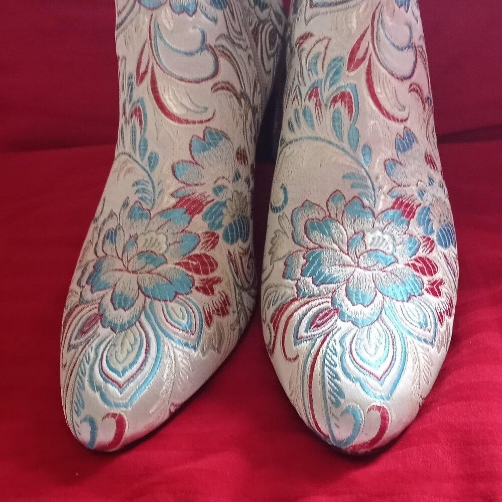 Vaneli Women's Silk Print Floral Booties size 9 - Picture 2 of 8